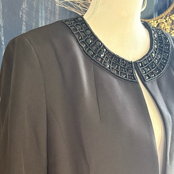 Cropped Kasper Evening Jacket with Embellished and Beaded Neckline size 12 - Picture 2 of 11